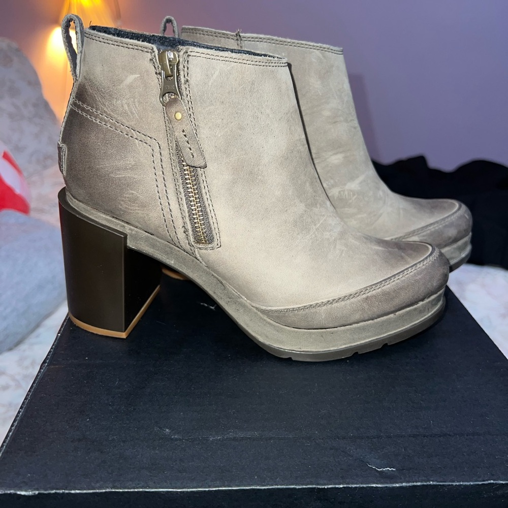 Sorel Women's Taupe Ankle Boots